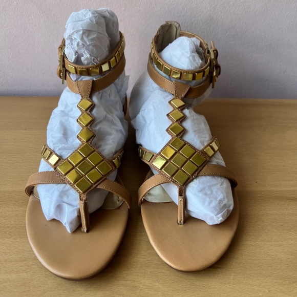 Guess Gladiator Brown Tan & Gold adornments hardware Flat Thong Sandals Zip back - Picture 16 of 16